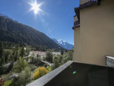 Traumhaften Blick auf die Berge vom Balkon