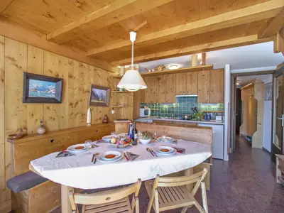 Küche und Essbereich