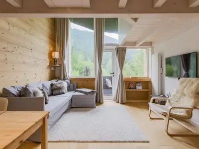 Wohnzimmer mit bequemer Schlafcouch