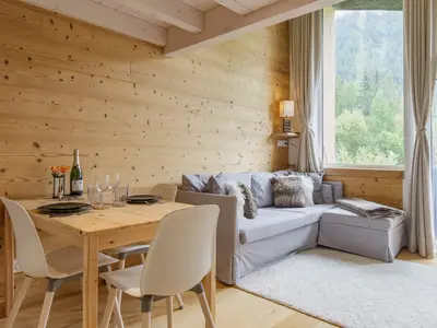 Wohnzimmer mit Essgarnitur