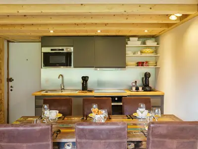 Vollständig ausgestattete Küche