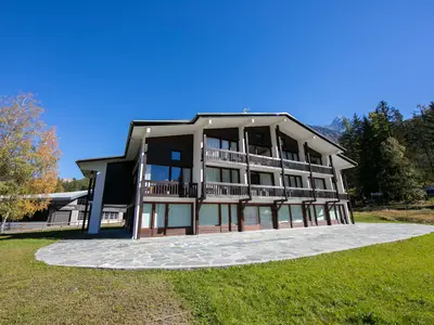 Außenansicht eines stilvollen Wohnhauses