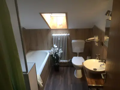 Appartement 2 / Badezimmer