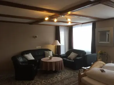 Appartement 4, Wohn- /Schlafraum