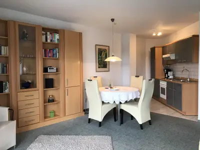 Esszimmer und Küche