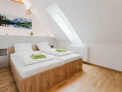 Schlafzimmer 1