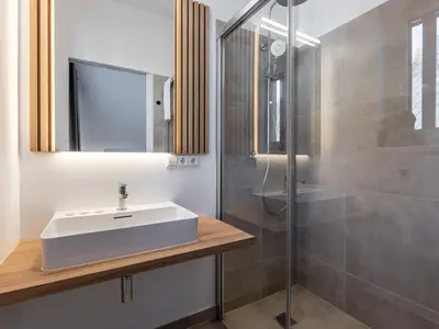 Suite 8 - Thörl 162-8