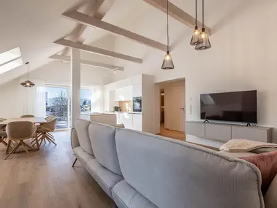 Suite 9 - Thörl 162-17