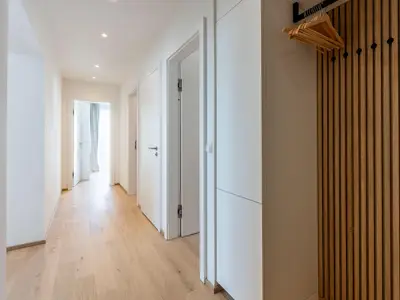 Suite 9 - Thörl 162-1
