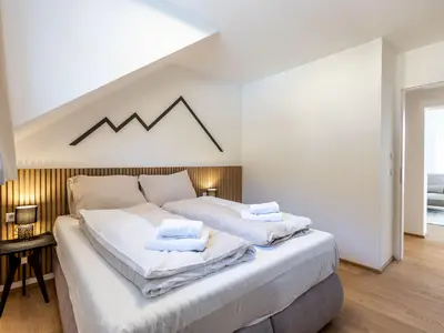 Suite 9 - Thörl 162-4