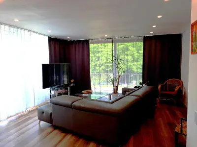 TV-Ecke mit Blick auf den Kurpark