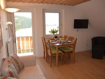 Hier genießen Sie Ihr Frühstück mit einem herrlichen Blick in die Natur.