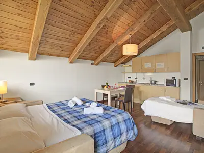 Schlafsofa (Schlafbereich für Studio)