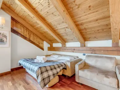 Schlafsofa (Schlafbereich für Studio)