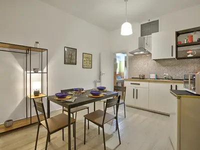 Küche und Essbereich