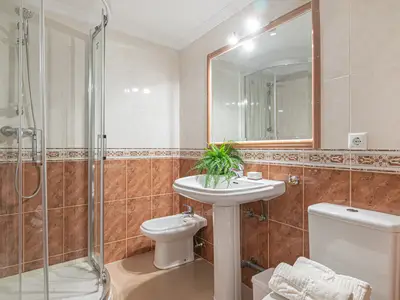 Badezimmer mit Dusche