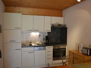 22492995-Appartement-3-Bermatingen-300x225-3