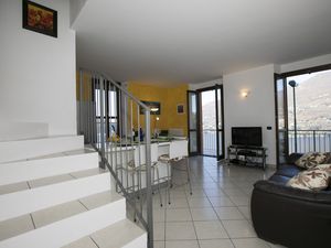 24039175-Appartement-4-Blevio-300x225-2