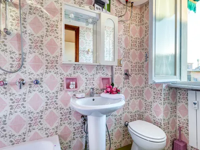 Badezimmer mit Badewanne