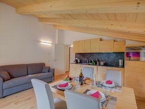 23993274-Appartement-4-Bormio-300x225-4