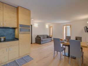 23993278-Appartement-4-Bormio-300x225-5