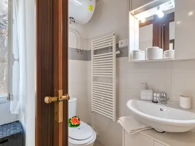 Badezimmer mit Dusche