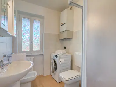 Badezimmer mit Dusche