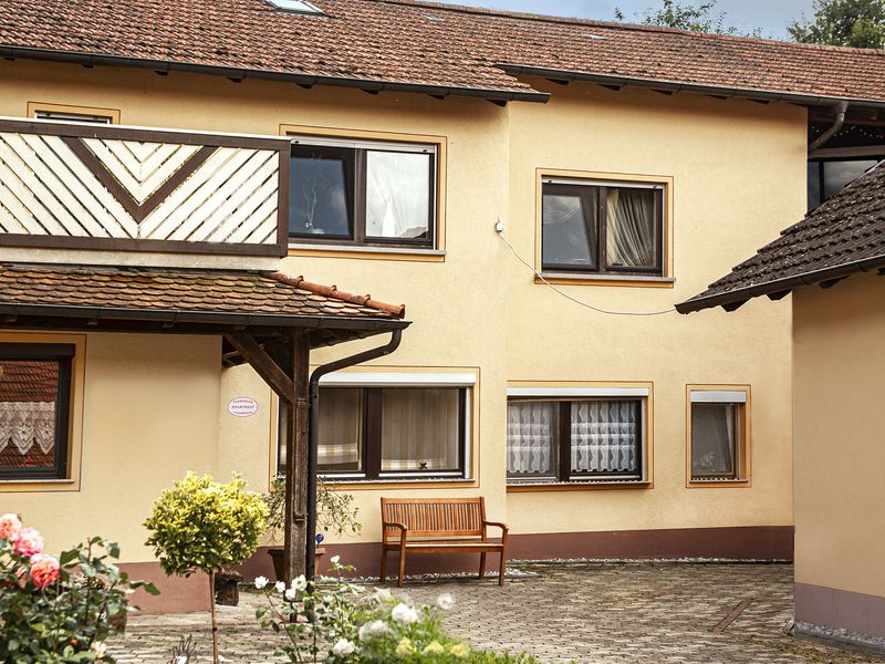 24035497-Appartement-3-Burgpreppach-800x600-0