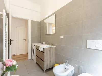 Badezimmer mit Dusche