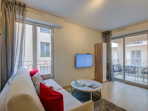 23707643-Appartement-3-Cannes-300x225-1