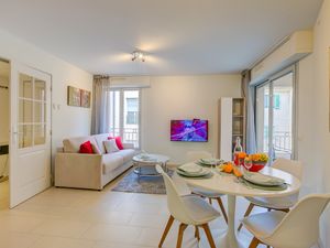 23707643-Appartement-3-Cannes-300x225-3