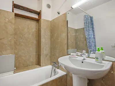 Badezimmer mit Badewanne