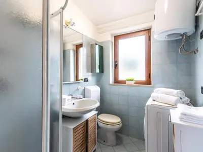 Badezimmer mit Dusche