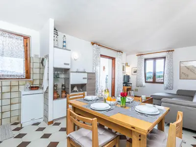 Küche und Essbereich