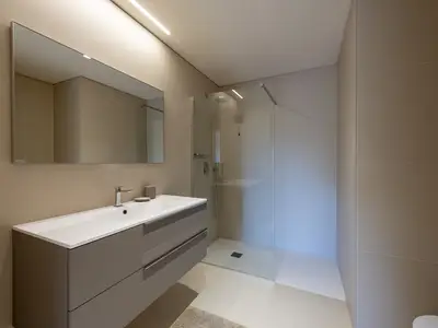 Badezimmer mit Dusche