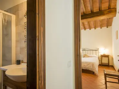 Badezimmer mit Dusche