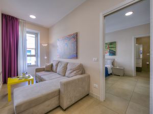 23706995-Appartement-4-Catania-300x225-2