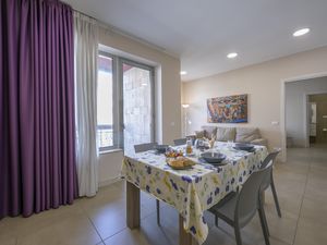 23706995-Appartement-4-Catania-300x225-4