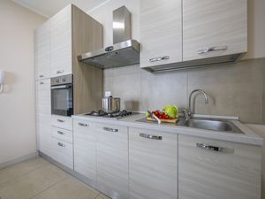 23706995-Appartement-4-Catania-300x225-5