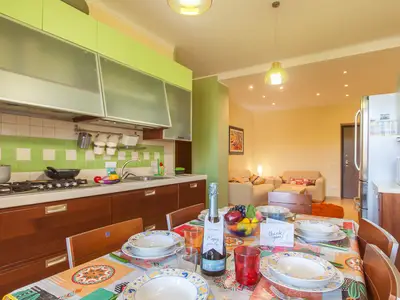 Küche und Essbereich