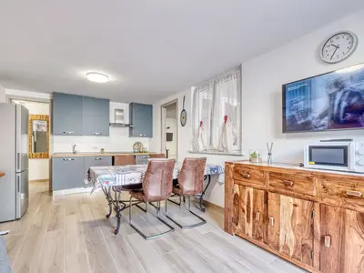 Küche und Essbereich