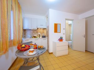 23706405-Appartement-2-Cervo-300x225-4