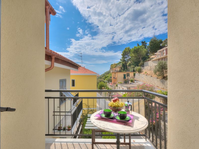 24038559-Appartement-6-Cervo-800x600-0