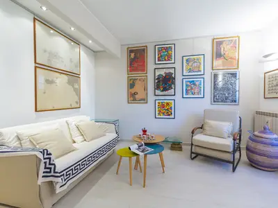 Blick auf das Wohnzimmer mit Schlafsofa