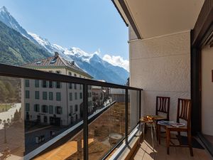 23707021-Appartement-6-Chamonix-Mont-Blanc-300x225-1