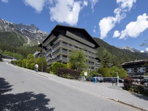 23708586-Appartement-4-Chamonix-Mont-Blanc-300x225-2