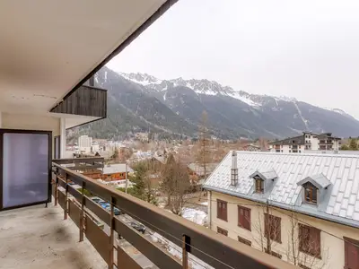 Blick vom Balkon auf das Tal