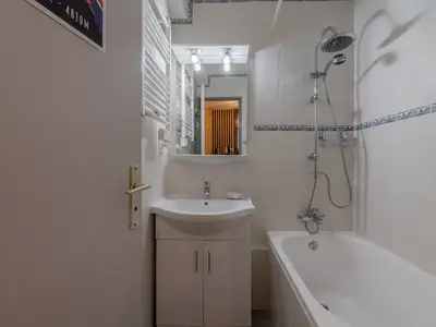 Badezimmer mit Badewanne