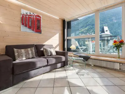 Wohnzimmer mit Schlafsofa