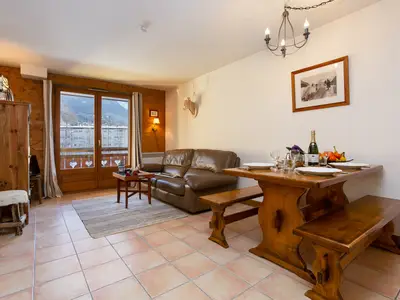 Wohnzimmer und Esszimmer